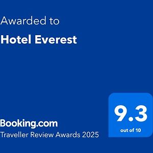 Hotel Everest